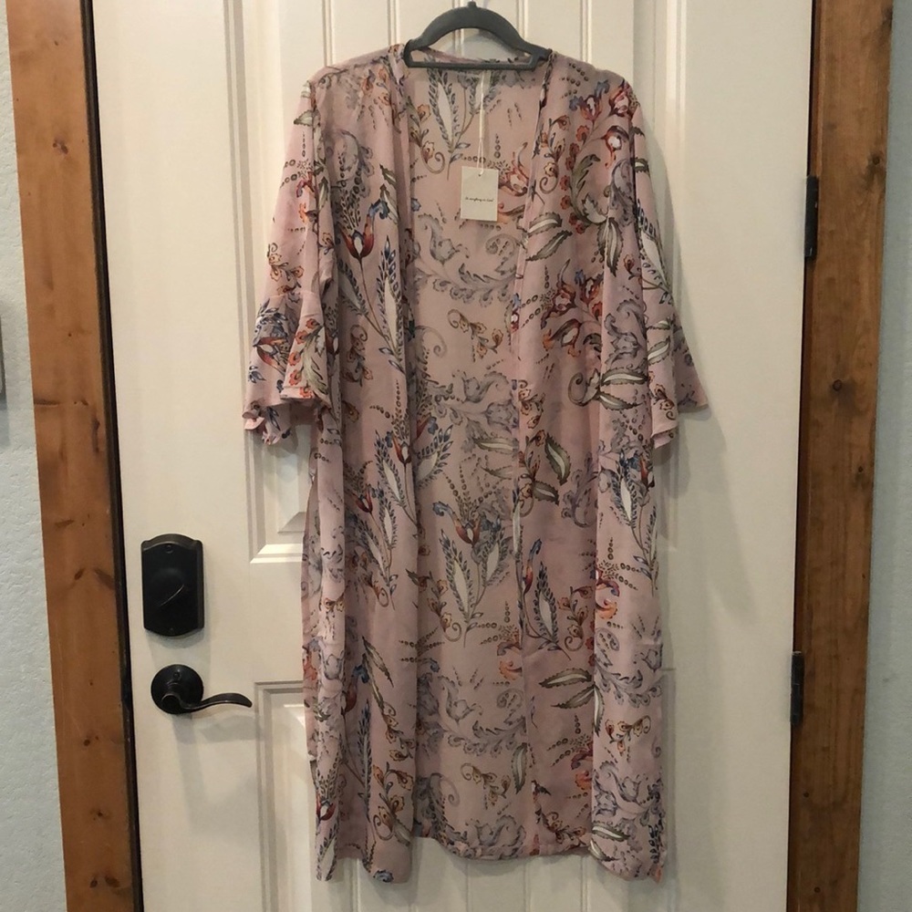 NWT Kimono from Do everything in Love, sheer pink print, high side slit kimono